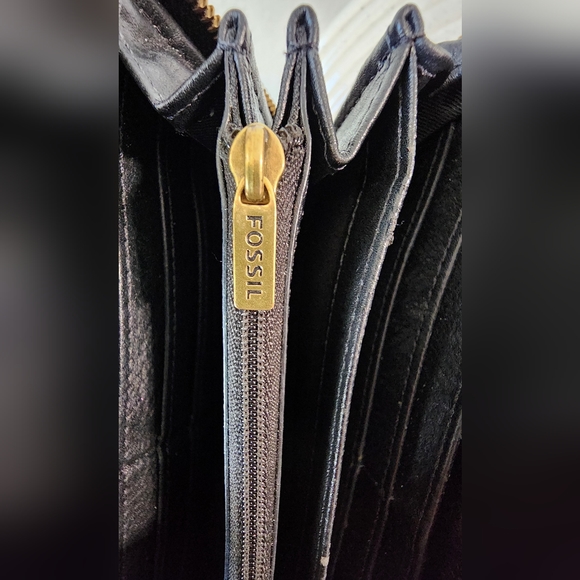 FOSSIL CLUTCH BLACK LEATHER WALLET - Picture 6 of 6